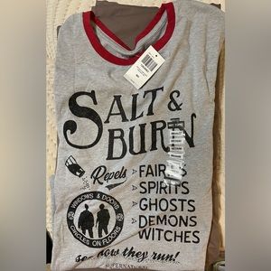 Supernatural hot topic tee size M